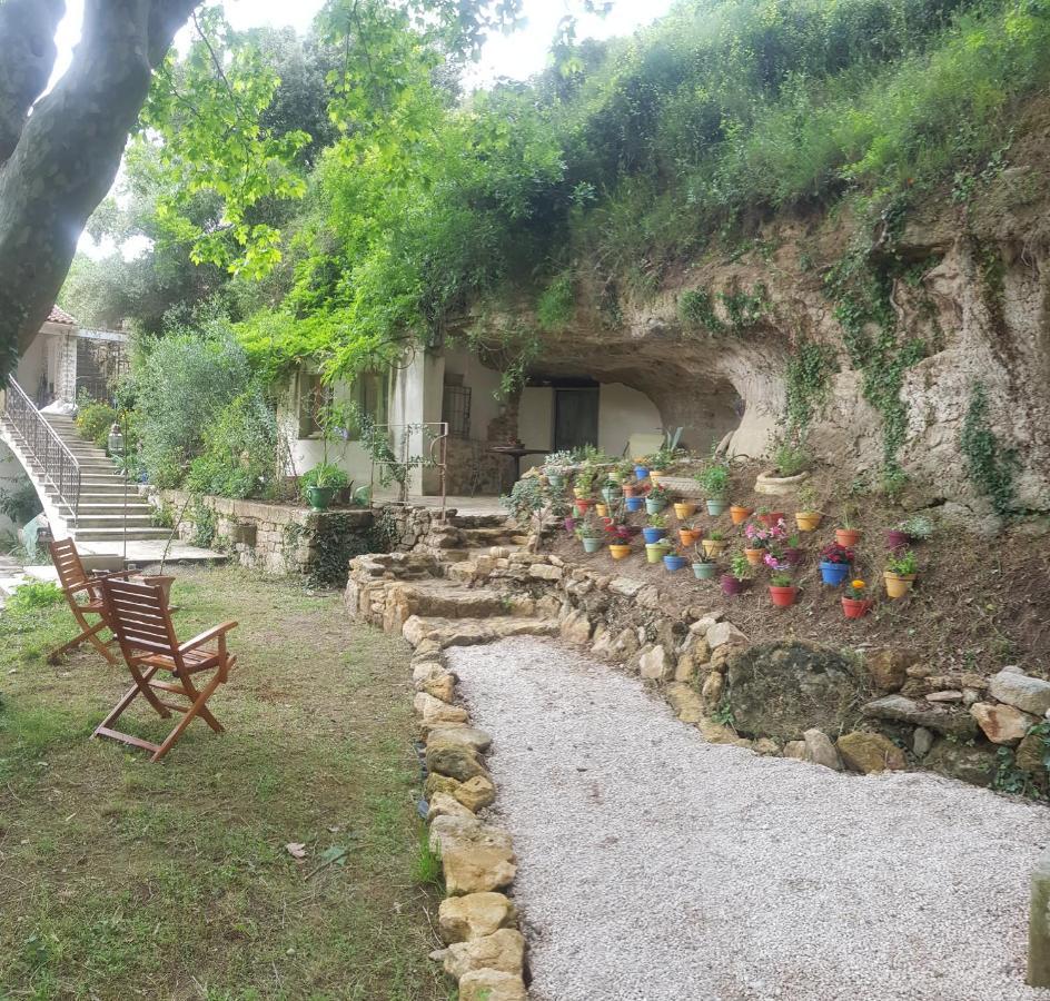 Moulin De Bonfilhon Bed and Breakfast Cornillon-Confoux Εξωτερικό φωτογραφία