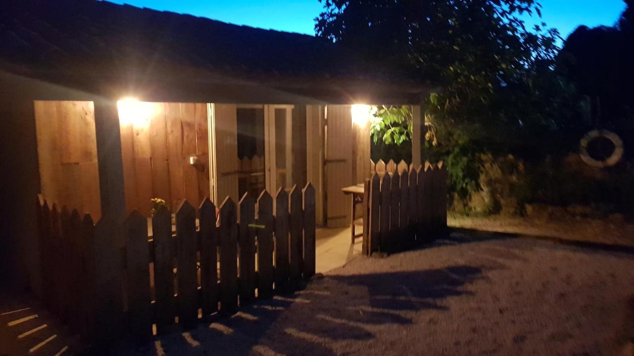 Moulin De Bonfilhon Bed and Breakfast Cornillon-Confoux Εξωτερικό φωτογραφία