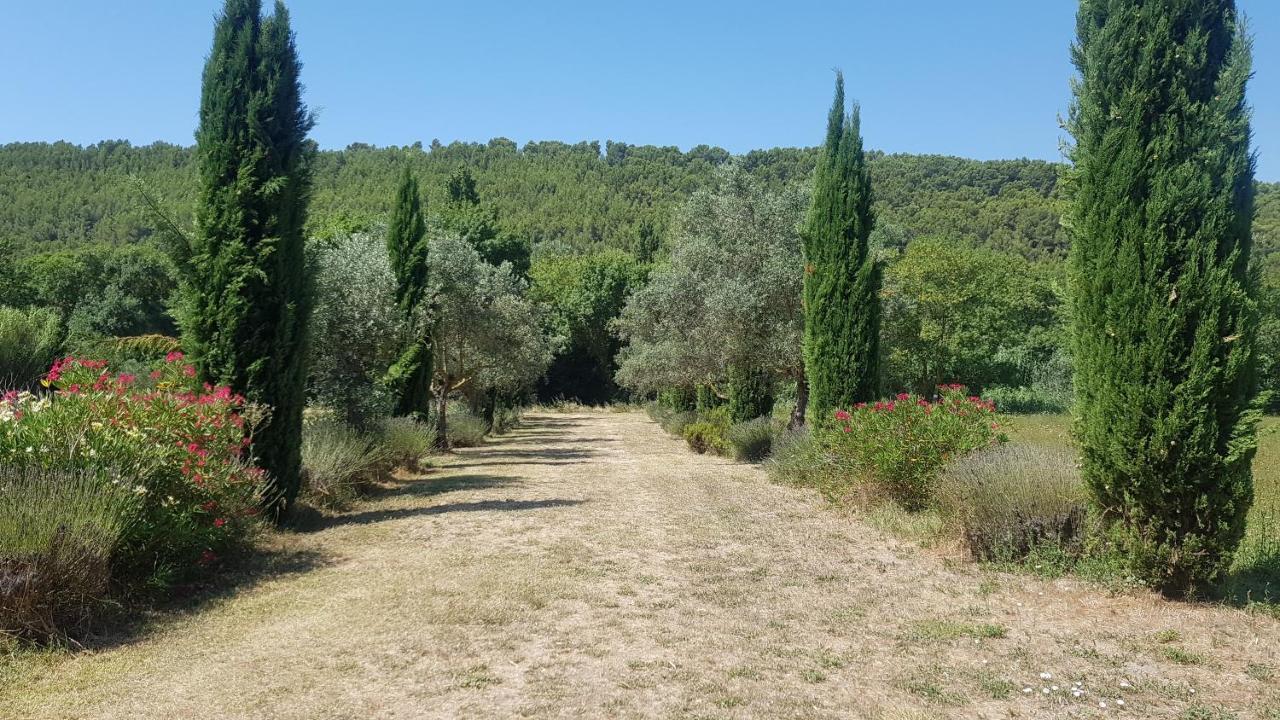 Moulin De Bonfilhon Bed and Breakfast Cornillon-Confoux Εξωτερικό φωτογραφία