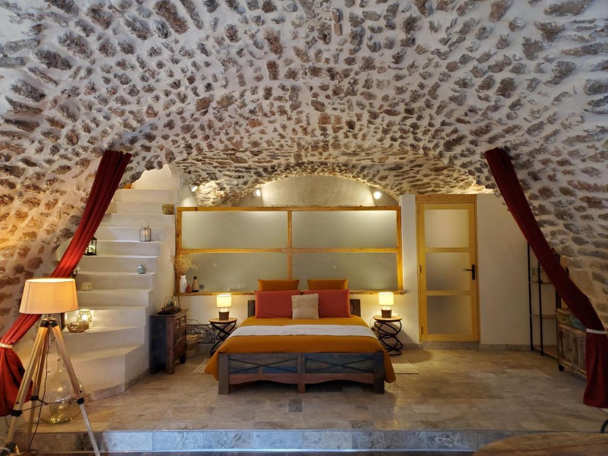 Moulin De Bonfilhon Bed and Breakfast Cornillon-Confoux Εξωτερικό φωτογραφία