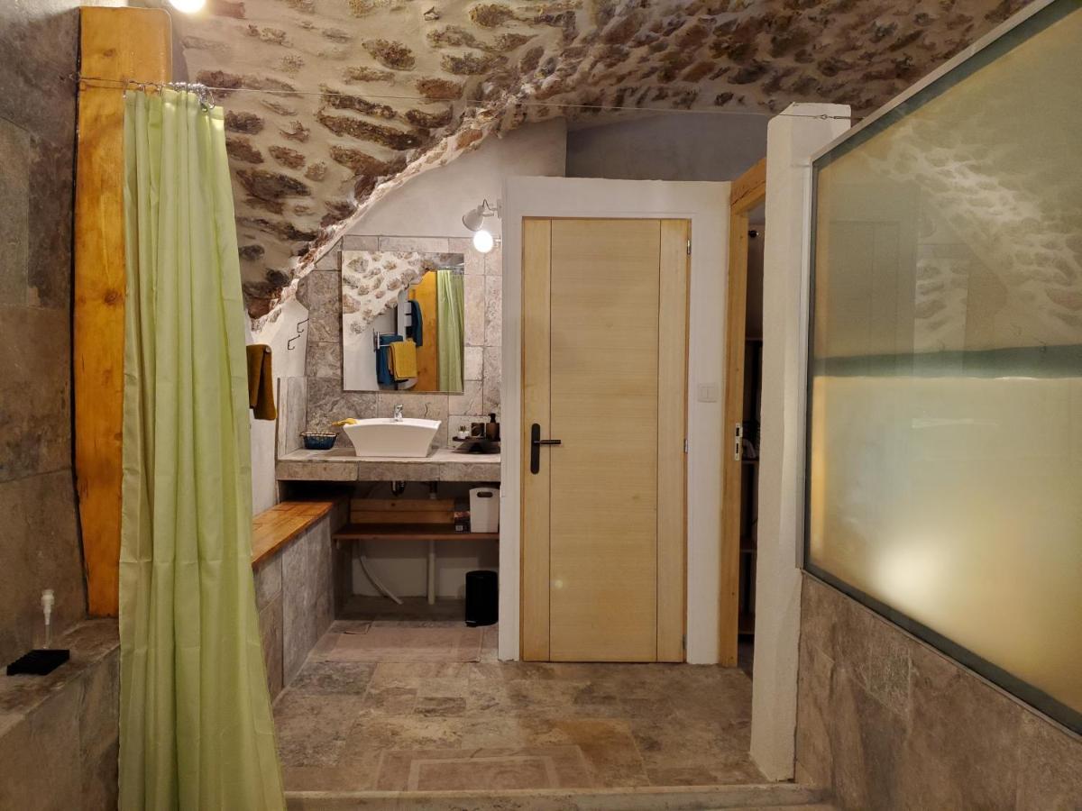 Moulin De Bonfilhon Bed and Breakfast Cornillon-Confoux Εξωτερικό φωτογραφία