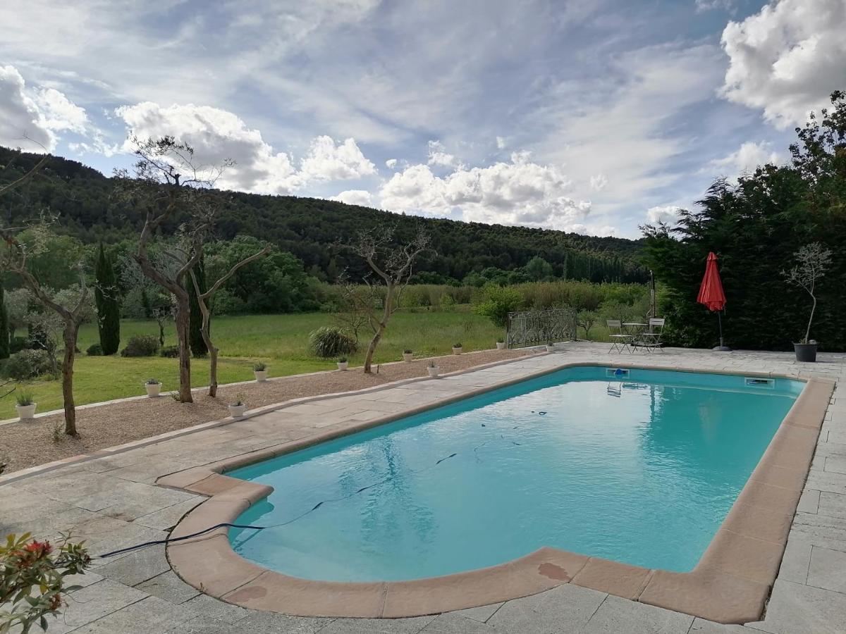 Moulin De Bonfilhon Bed and Breakfast Cornillon-Confoux Εξωτερικό φωτογραφία