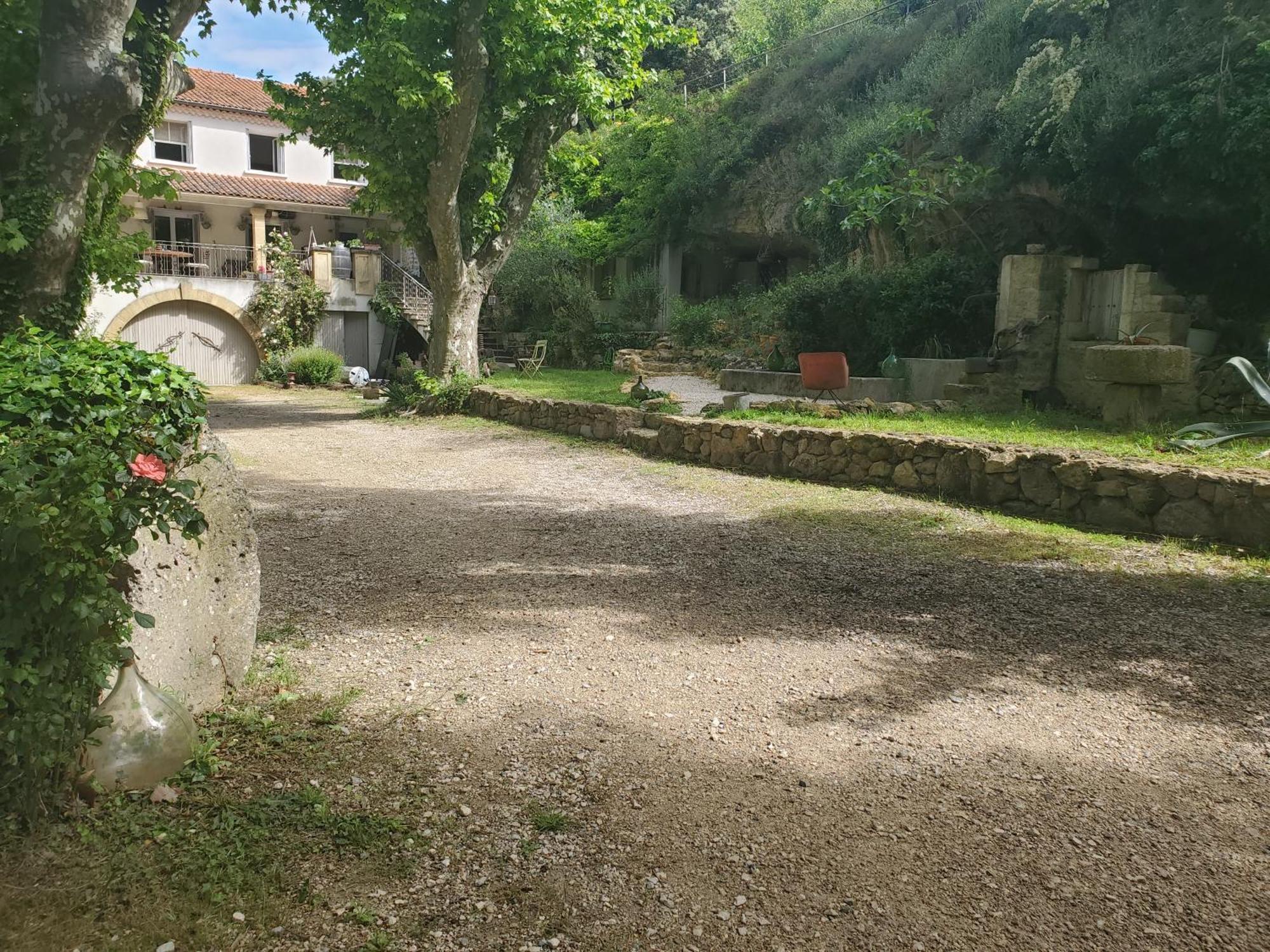Moulin De Bonfilhon Bed and Breakfast Cornillon-Confoux Εξωτερικό φωτογραφία
