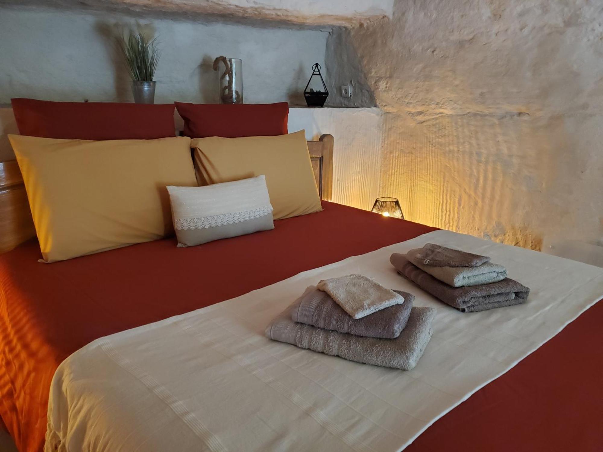 Moulin De Bonfilhon Bed and Breakfast Cornillon-Confoux Εξωτερικό φωτογραφία