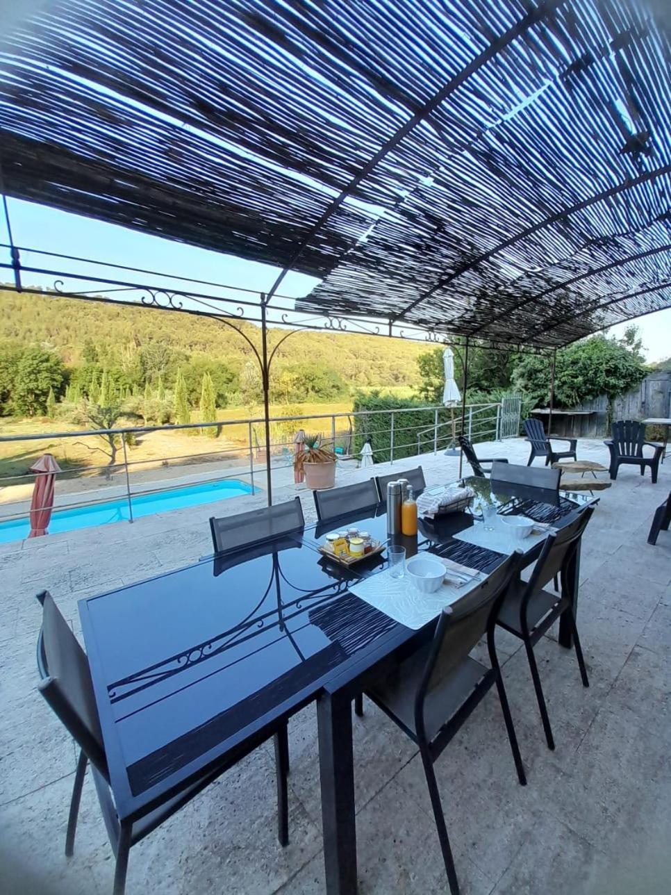 Moulin De Bonfilhon Bed and Breakfast Cornillon-Confoux Εξωτερικό φωτογραφία