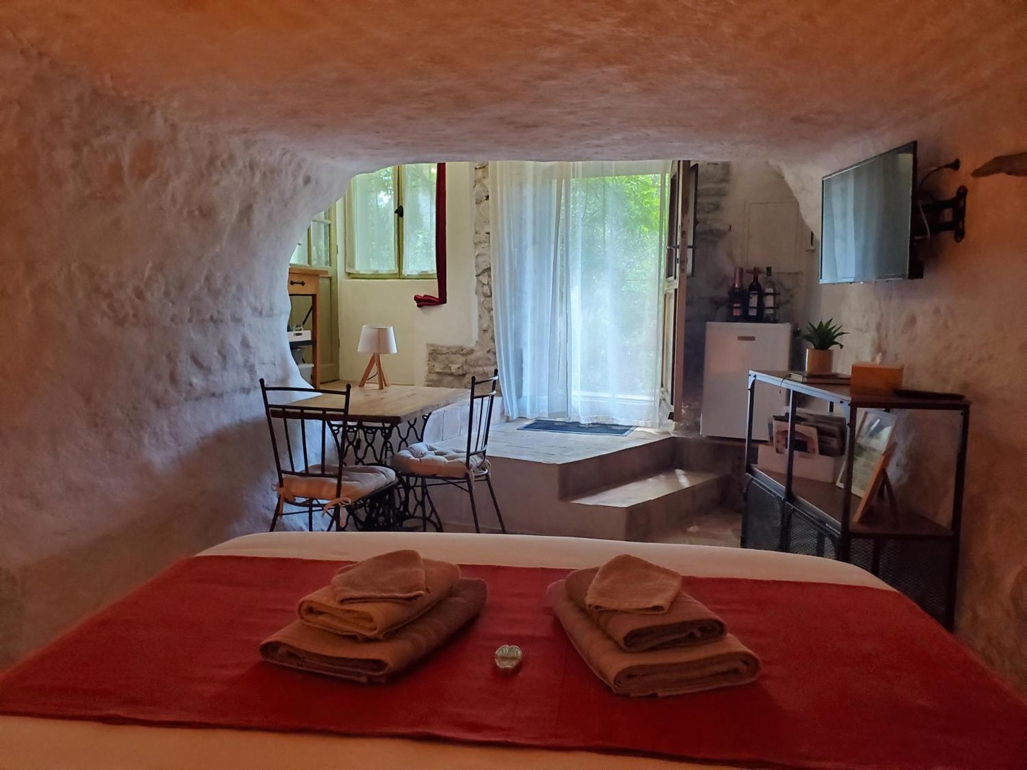 Moulin De Bonfilhon Bed and Breakfast Cornillon-Confoux Εξωτερικό φωτογραφία